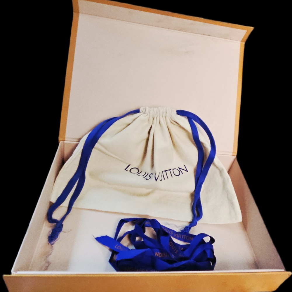 EUC Louis Vuitton Set Medium Orange Magnetic Box Drawstring Dust Bag Logo Ribbon - Picture 2 of 8